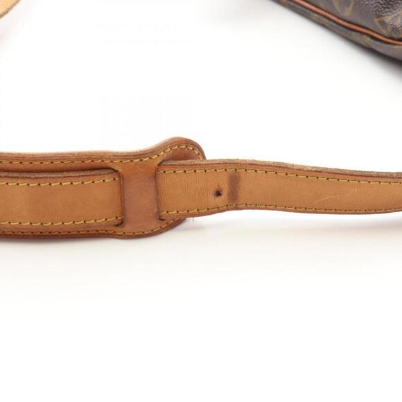 LOUIS VUITTON Brown Monogram Leather Shoulder Bag - Picture 7 of 15